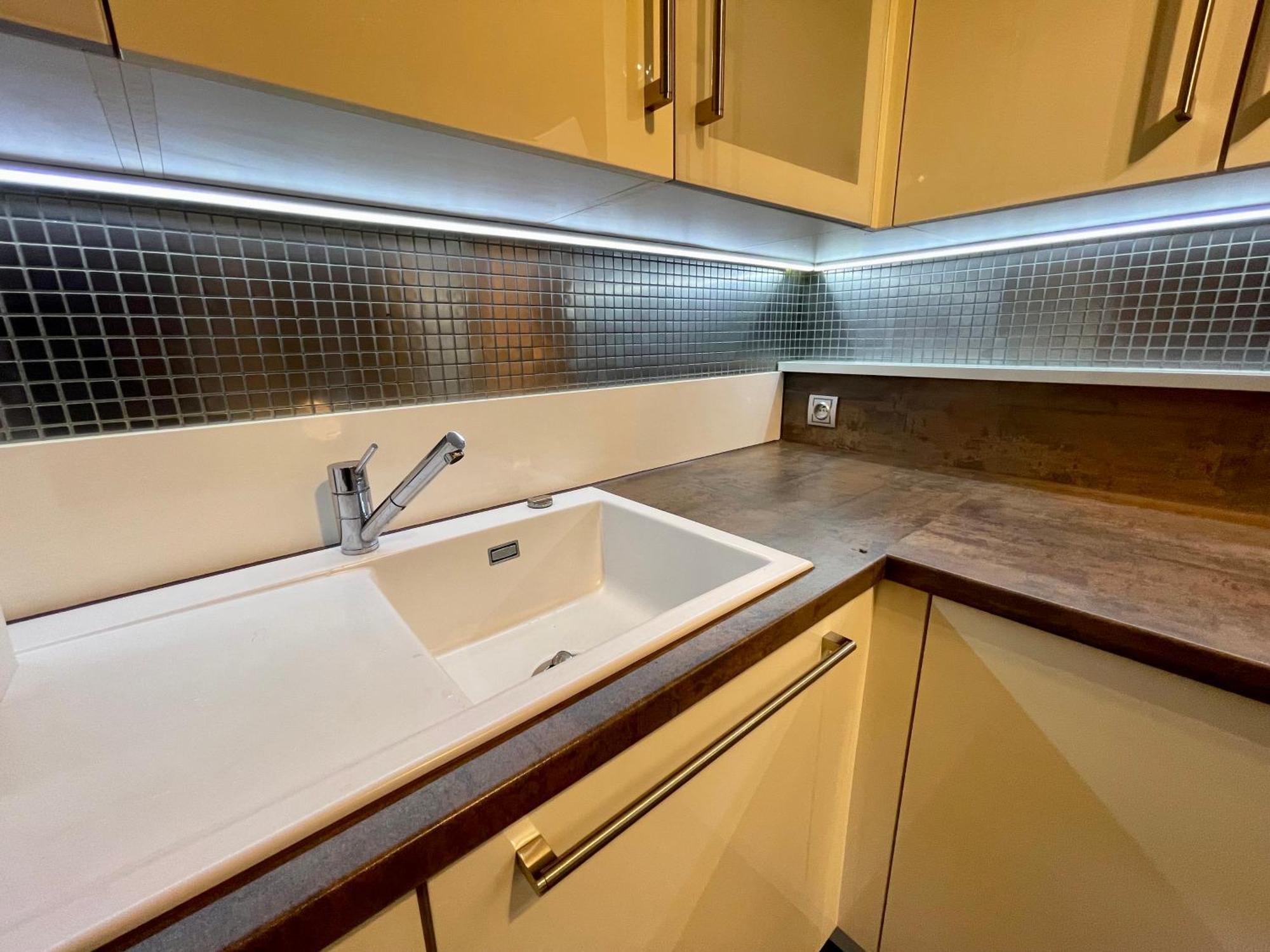 Wunderschoenes 2 Zimmer Apartment Zentrum Goldstadt Pforzheim Bagian luar foto