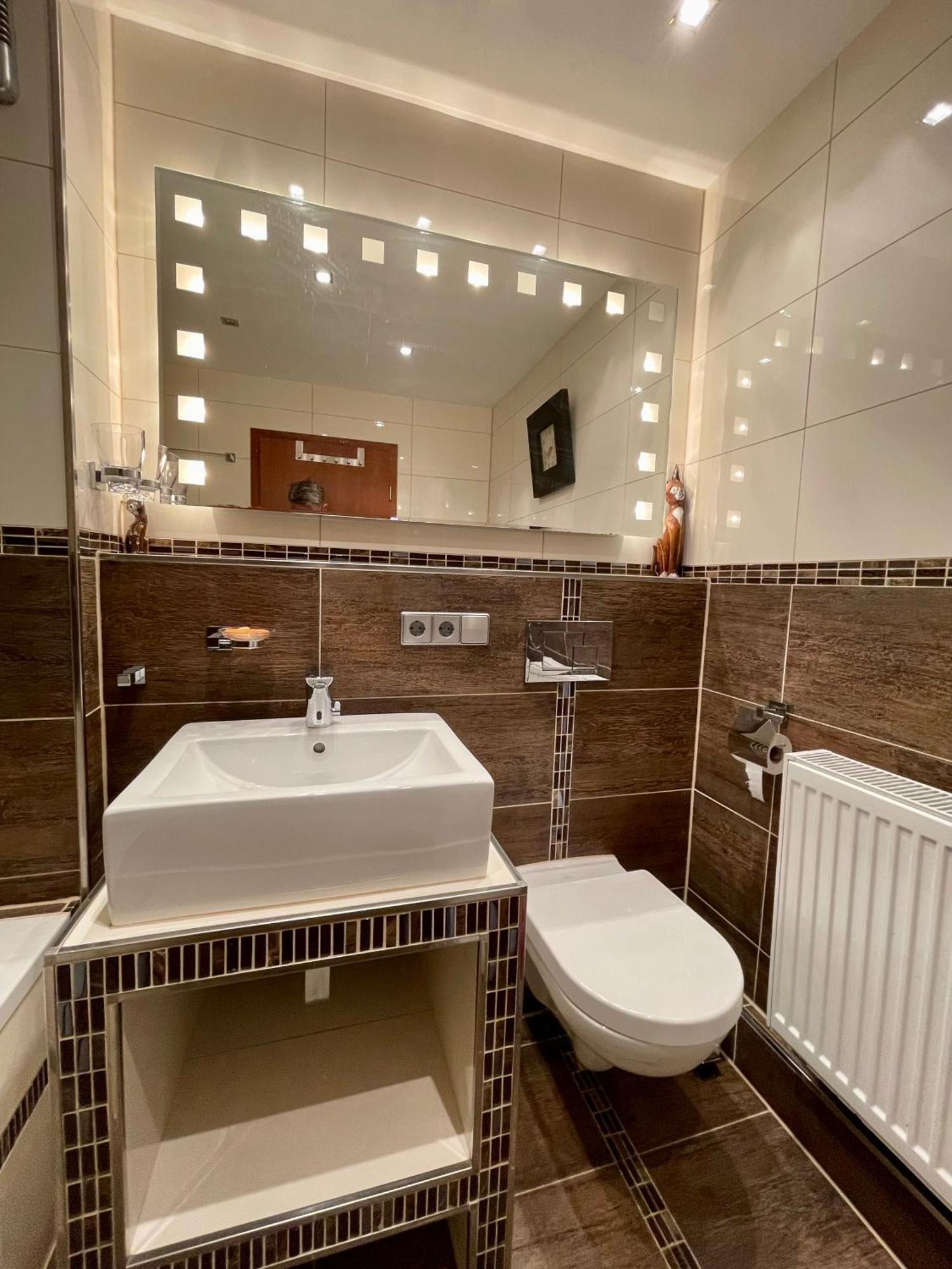Wunderschoenes 2 Zimmer Apartment Zentrum Goldstadt Pforzheim Bagian luar foto